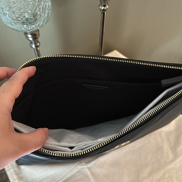 Tory Burch Kira chevron pouch - Picture 5 of 9